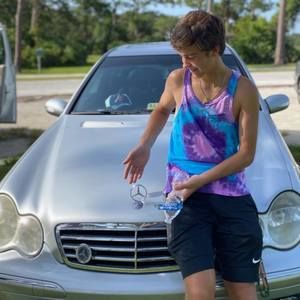 Meet your Posher, Cameron